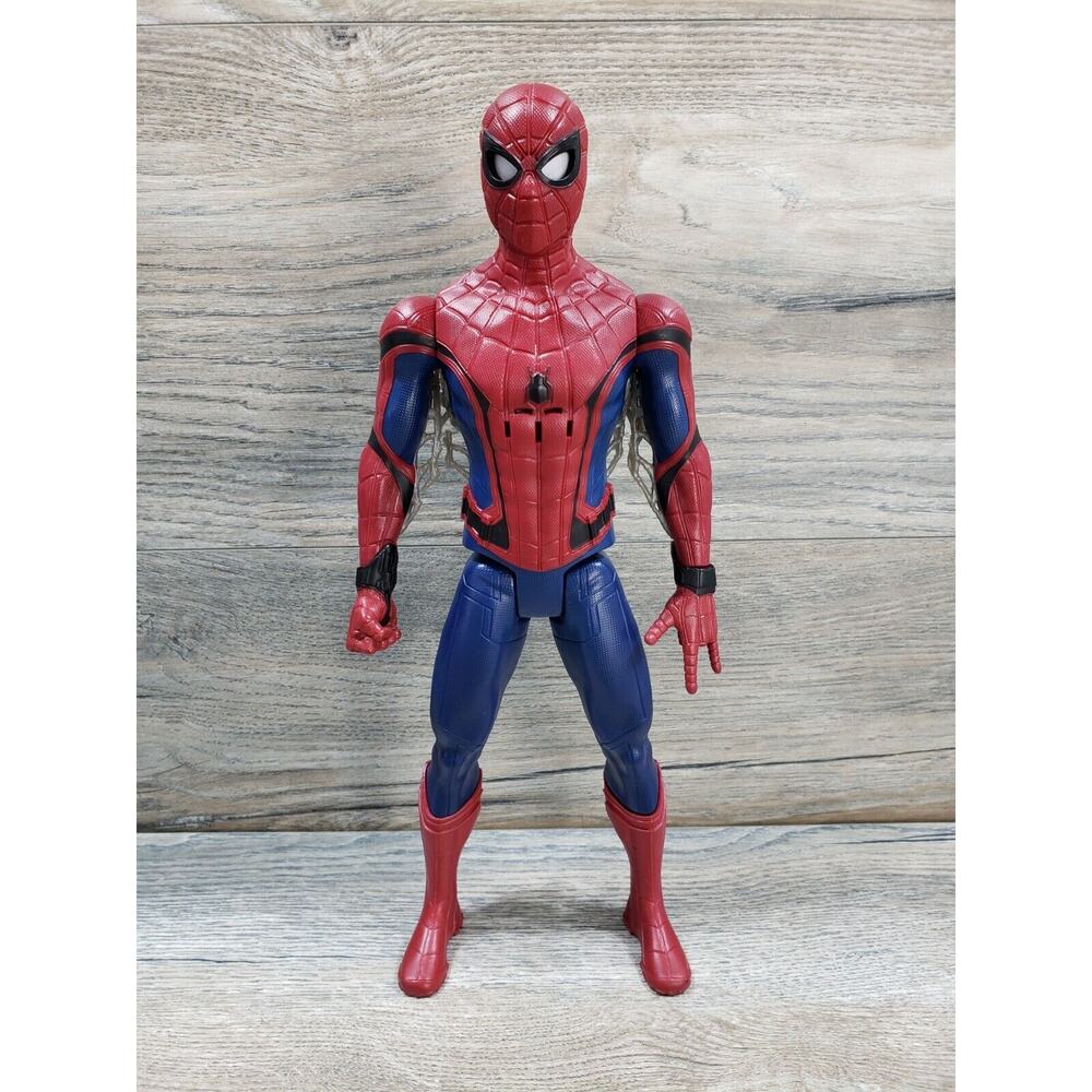 Hasbro Spider-Man 2017 Homecoming Eye FX Electronic Talking Action Figure